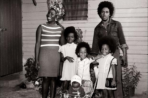 Bob Marley e sua família.